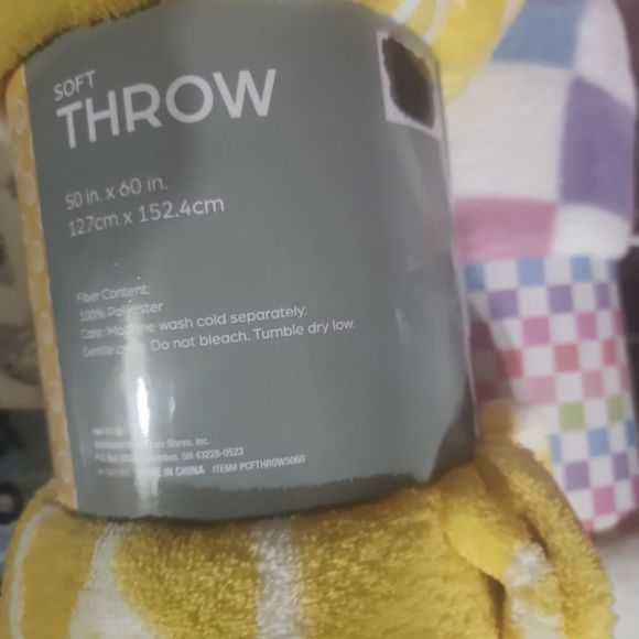 Colorful & Soft Throw Blankets - Picture 2 of 5